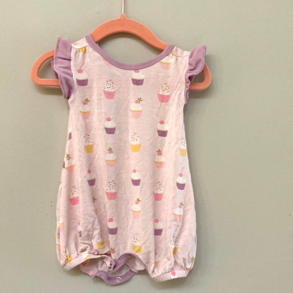 Bestaroo romper size 3-6 months